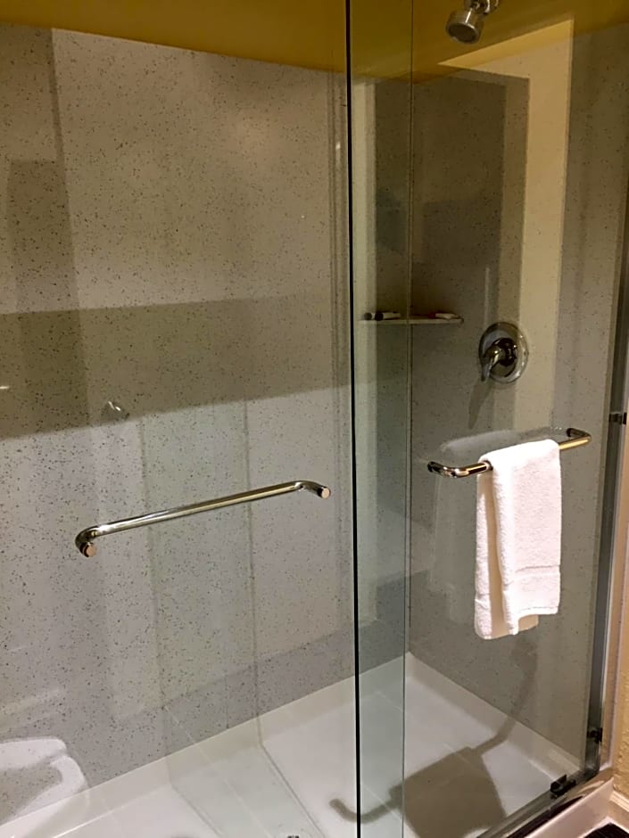 Days Inn by Wyndham Freeport