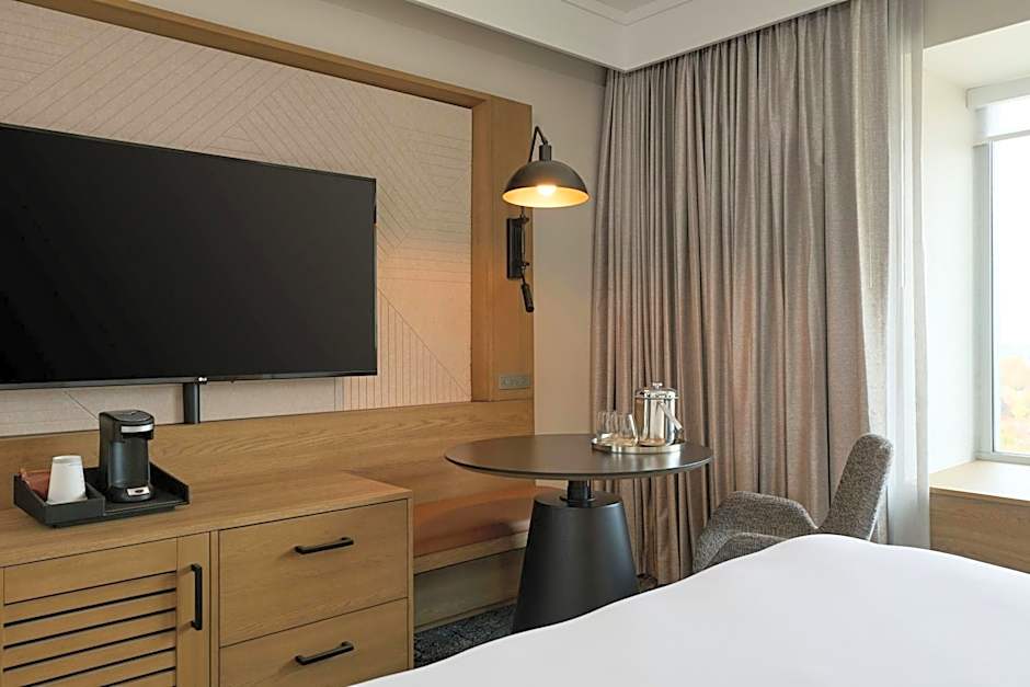 Sheraton Grand Sacramento Hotel