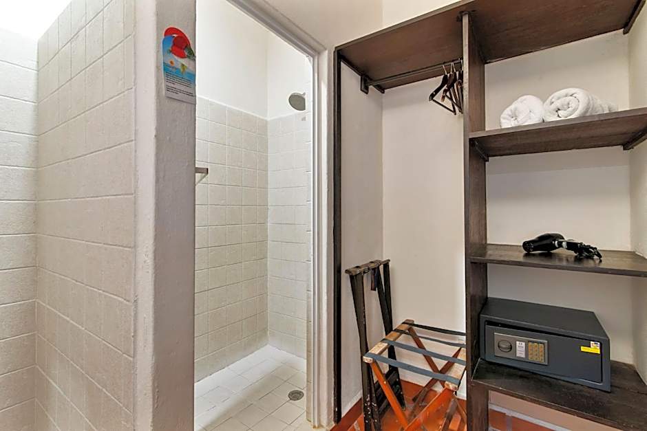 Hotel Riviera Del Sol