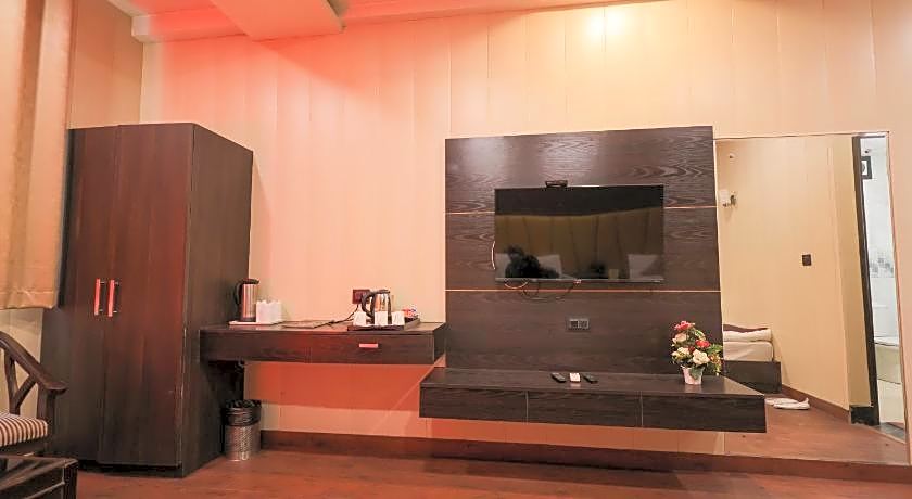 Hotel Krishnam Vrindavan – Near Banke Bihari Temple