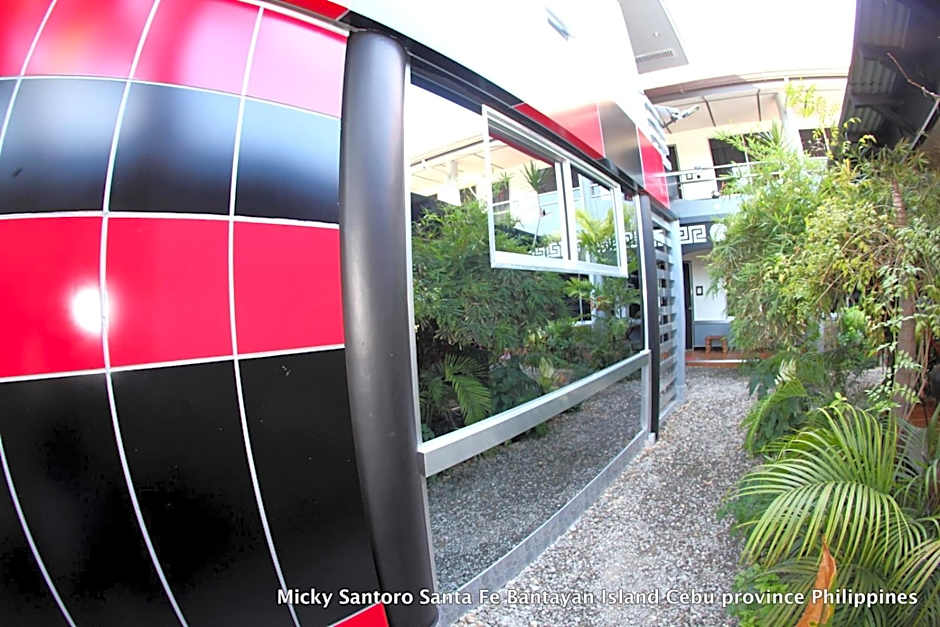 Micky Santoro Hotel & Restaurant