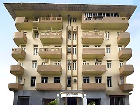 Chateau Windsor Hotel - Marine Drive