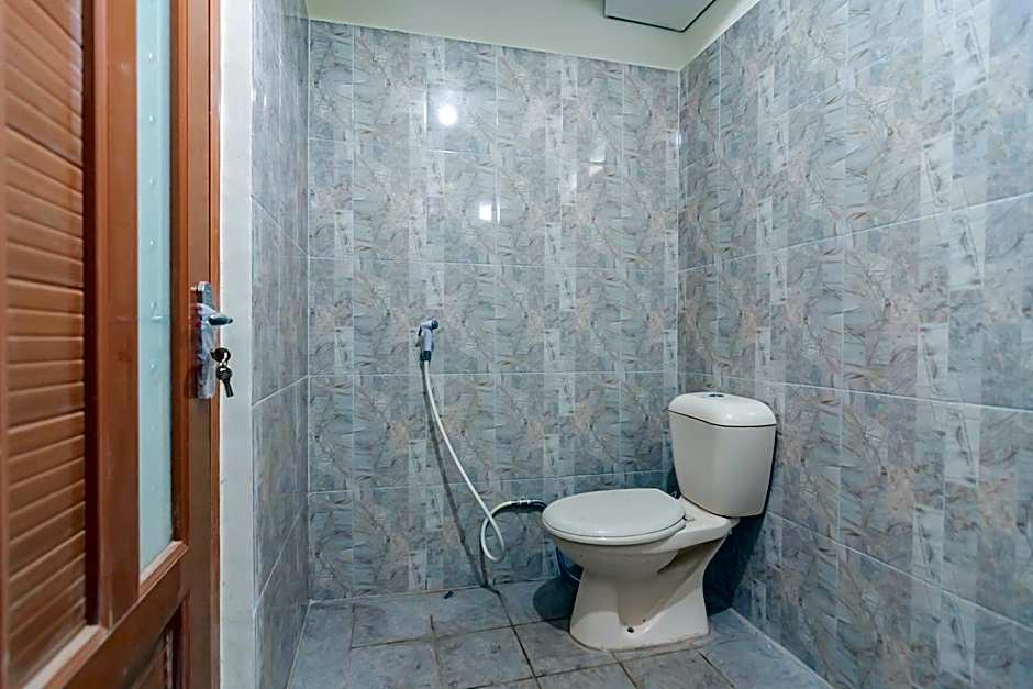 The Lima Guest House Syariah By RedDoorz – Cirebon, OH