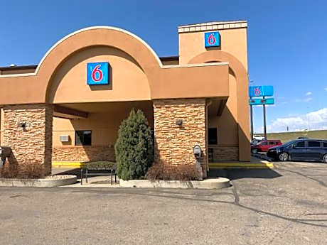 Motel 6 Minot, ND
