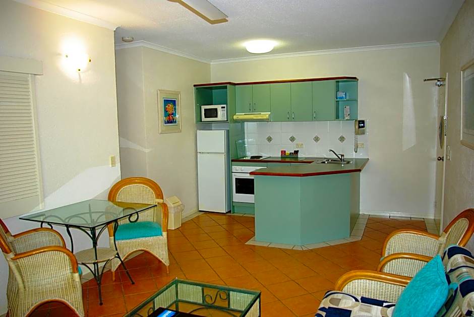 Palm Cove Tropic Apartments