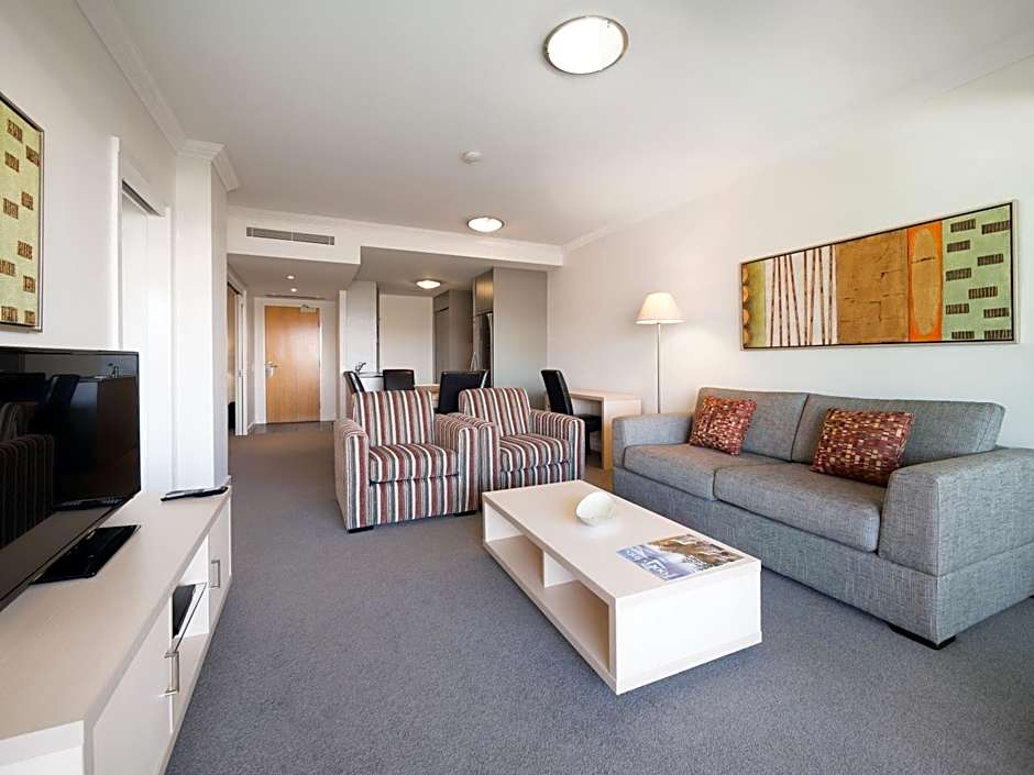 Oaks Brisbane Mews Suites