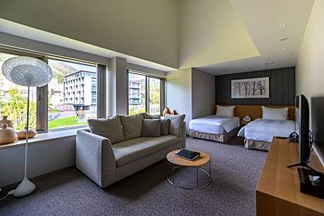 Penthouse Studio