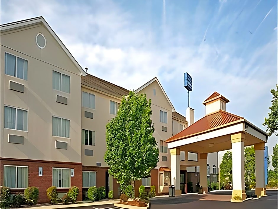 Holiday Inn Express Hotel & Suites Cincinnati-North/Sharonville