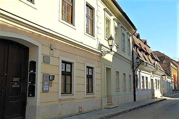 Downtown Apartments DeLuxe