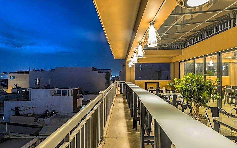 Cherry Hotel and Apartment