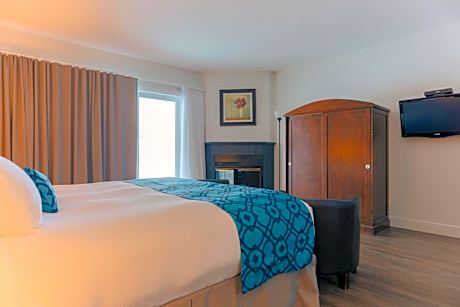 Ground Level ADA 1 King bed