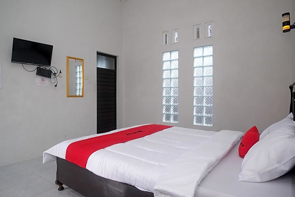 RedDoorz at Jalan Dieng 3