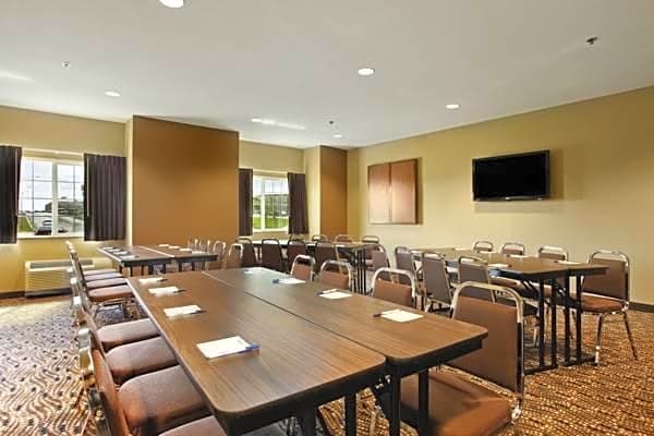 Microtel Inn & Suites By Wyndham Dickinson