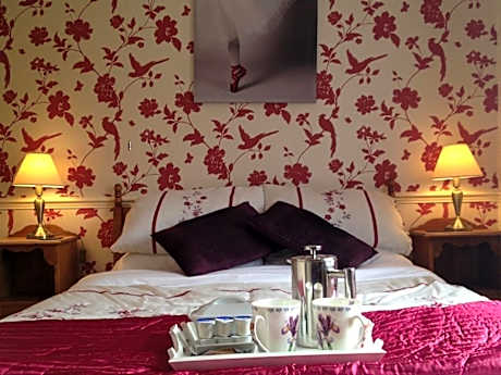 Double room-Ensuite-Bath and Shower