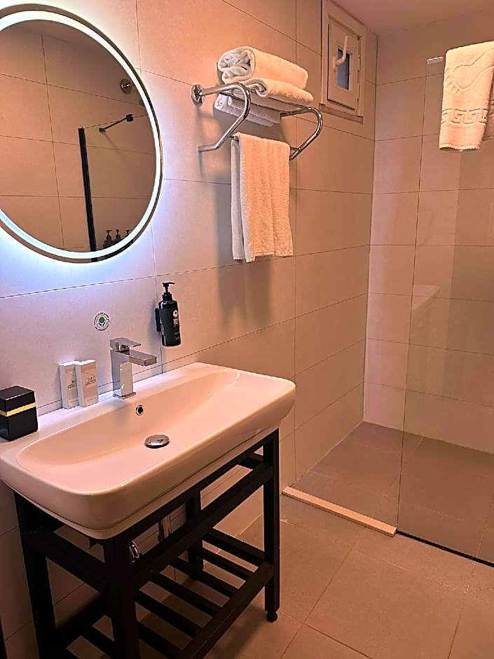 Operla Airport Hotels, Trademark Collection by Wyndham