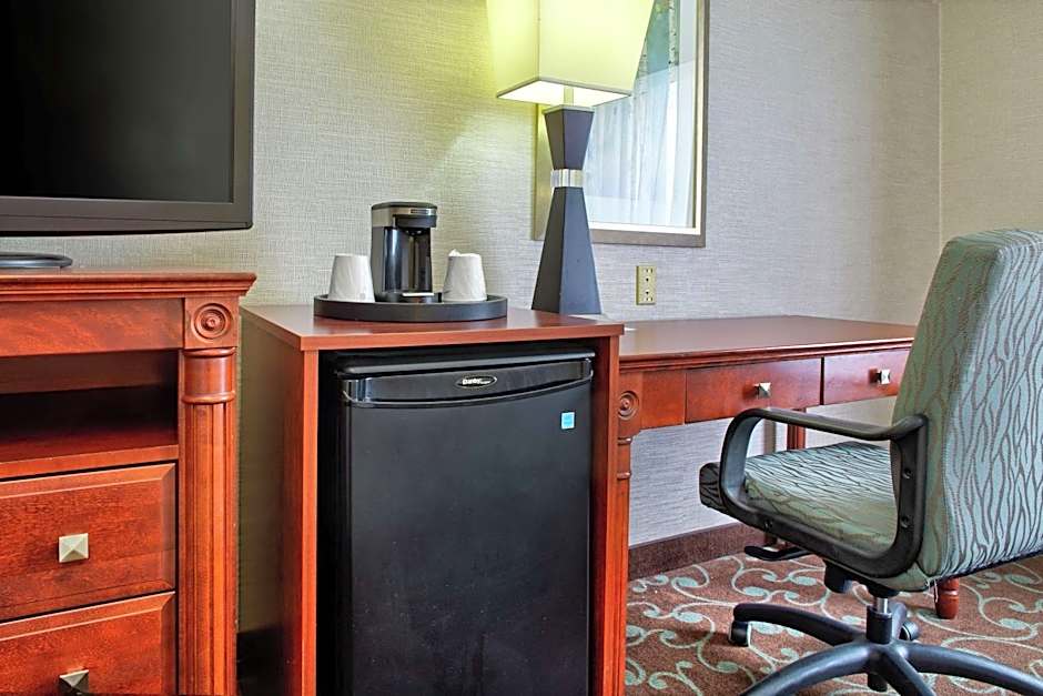 Hampton Inn By Hilton & Suites Toronto Airport Ontario, Cn