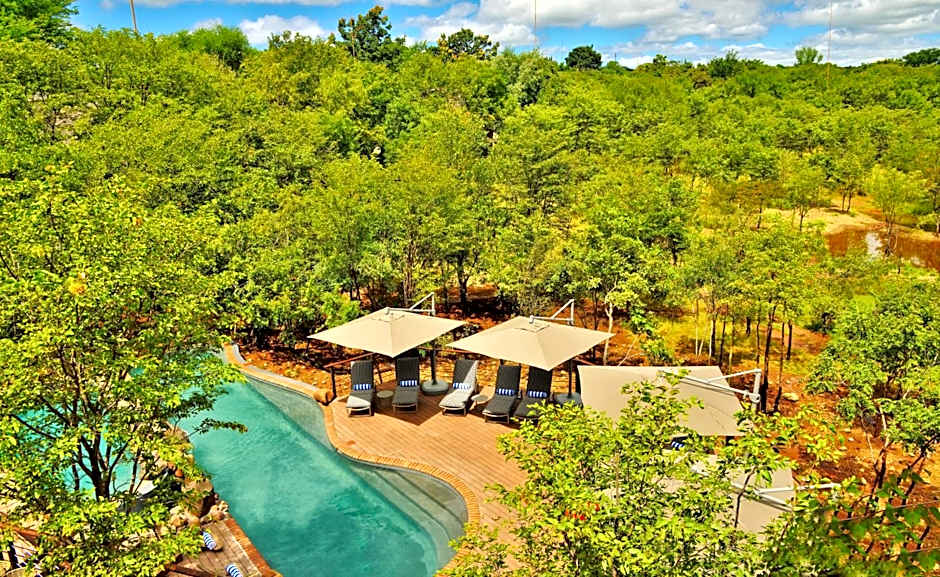 Victoria Falls Safari Club