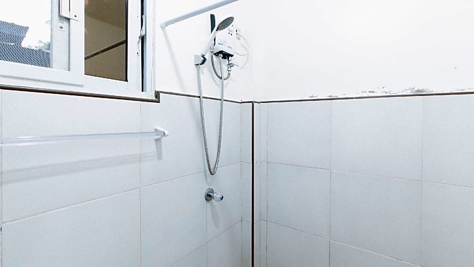 RedDoorz @ Camp Saint John Hotel La Union