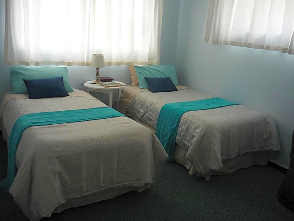 A1 Kynaston Guest House bed and breakfast or self catering