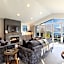 Queenstown House Bed & Breakfast and Apartments