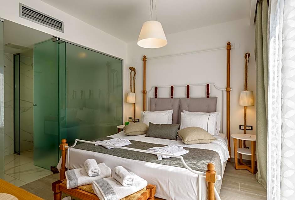 Solimar White Pearl - Adults Only