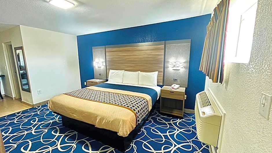 Photo 1 of 11 of Budget Inn Pecos