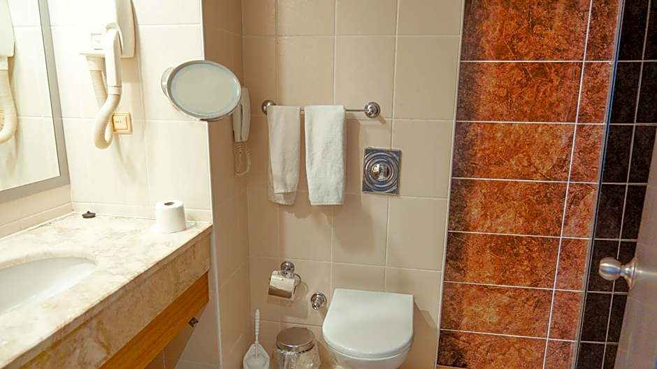 Lycus River Thermal Hotel
