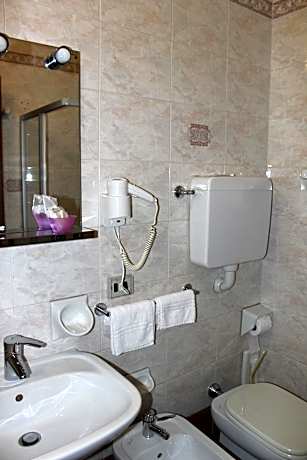 Triple Room (3 Adults)