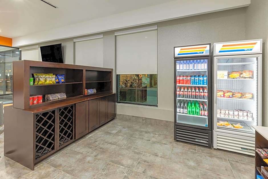 La Quinta Inn & Suites by Wyndham Dallas - Frisco Stadium