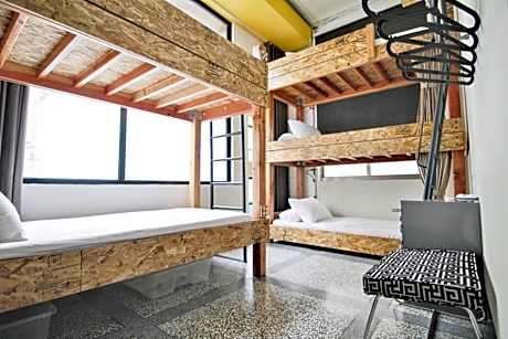 Mixed Dormitory Room