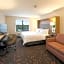 Holiday Inn & Suites - Detroit - Troy, an IHG Hotel