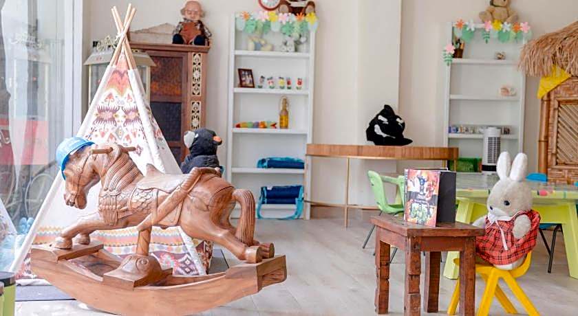 Costabella Tropical Beach Hotel