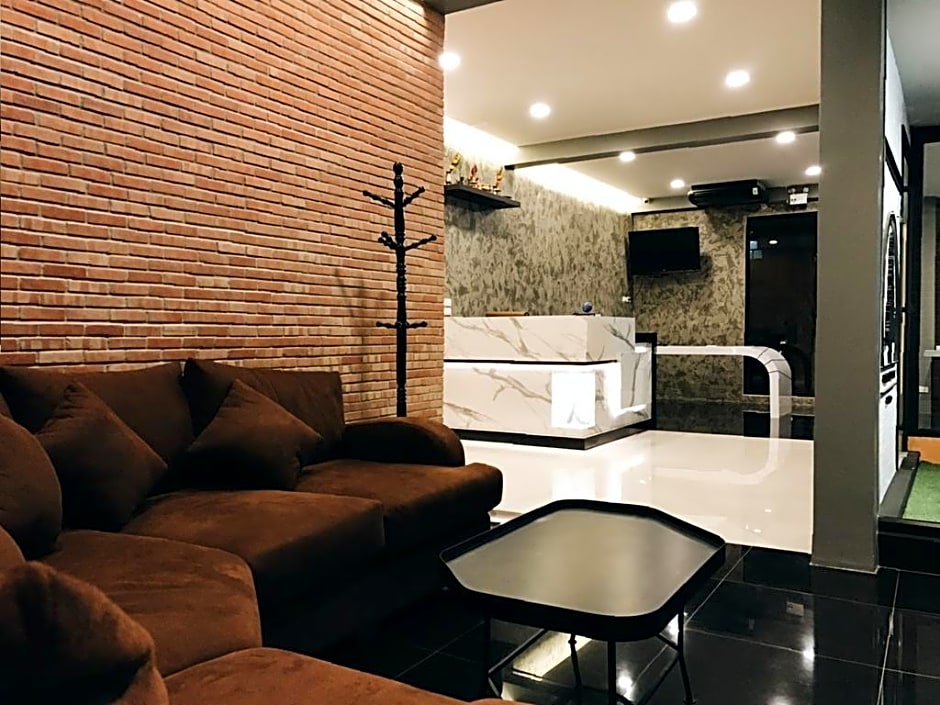 Tall Tree Poshtel Phuket