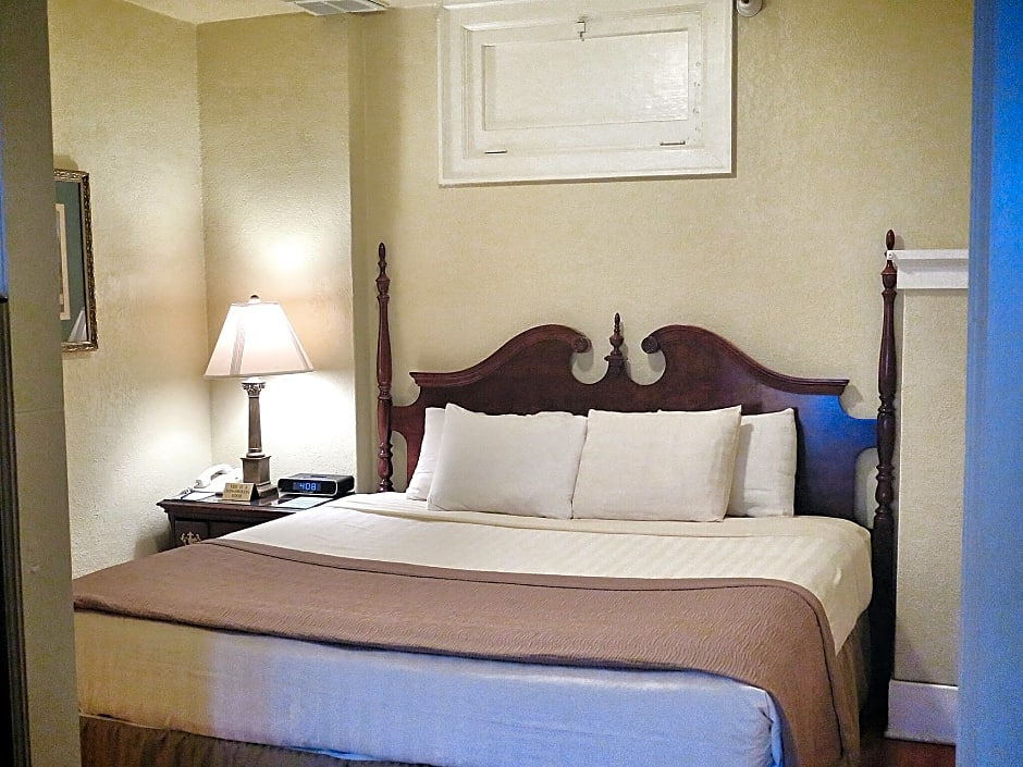 Marqueen Hotel