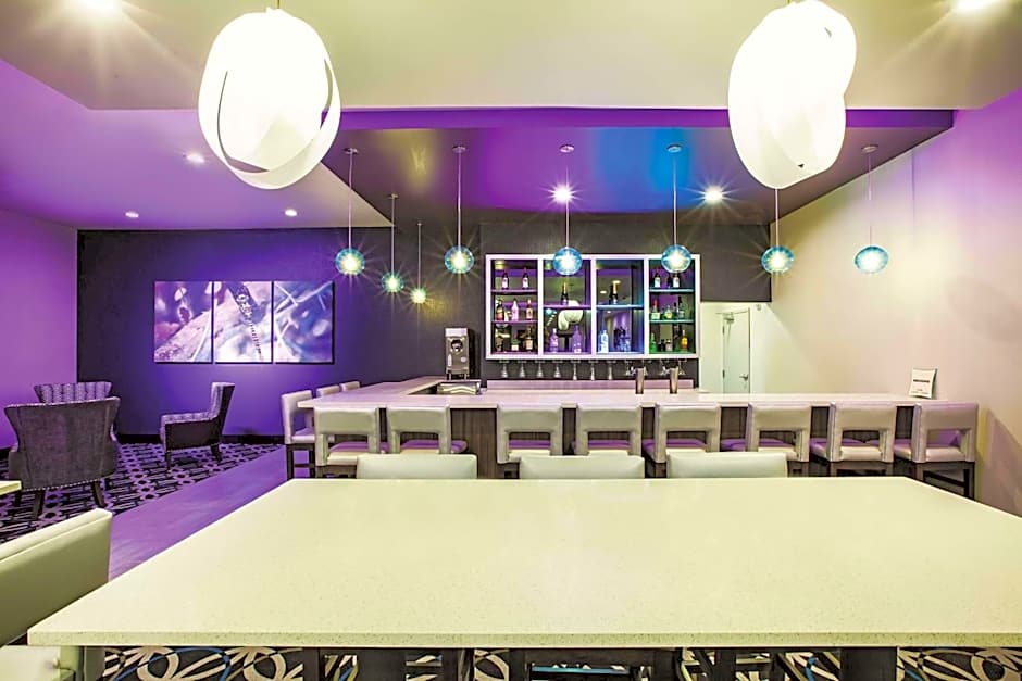 La Quinta Inn & Suites by Wyndham McAllen La Plaza Mall