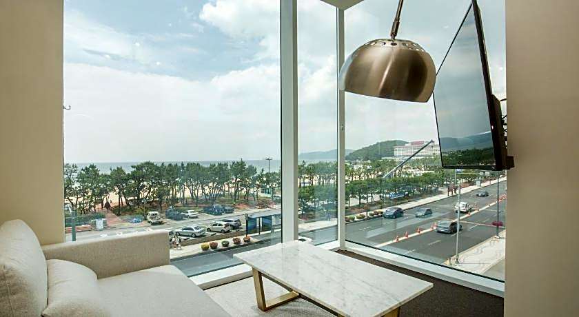 UH SUITE THE HAEUNDAE