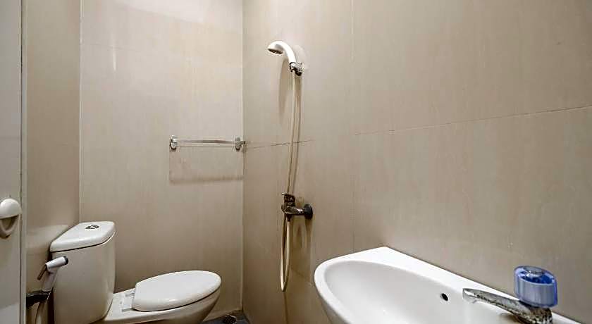 Reddoorz Syariah Near Kantor Pajak Telanaipura Jam