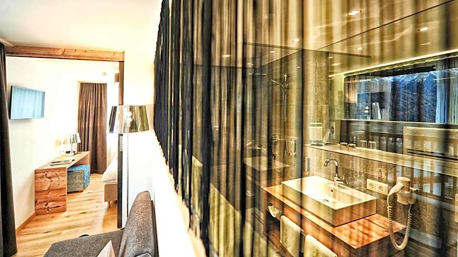Photo 1 of 6 of Suite, Balcony