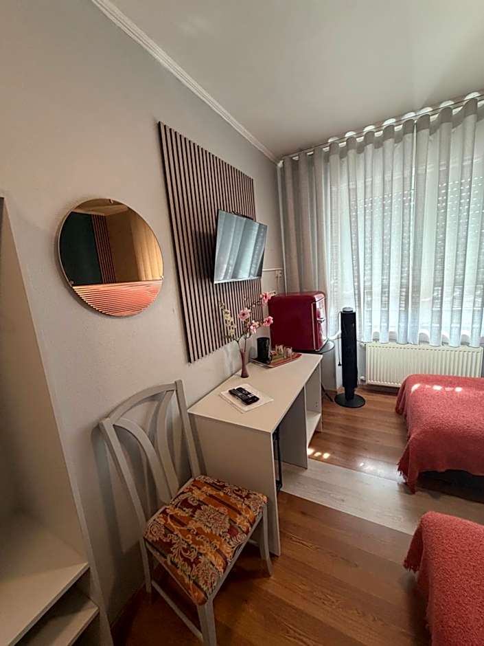 Yasha Hotel