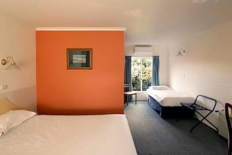 Twin Room with View