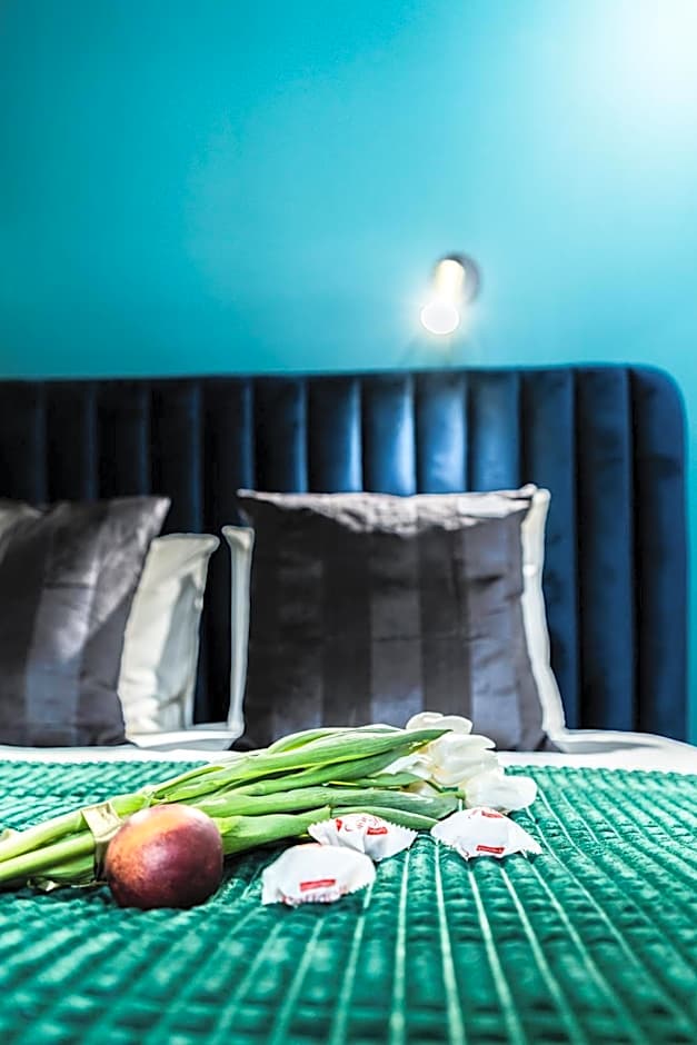 Pure Rental Premium Apartments - Free Parking & AC