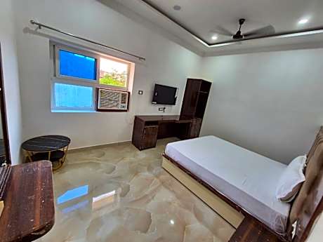 Hotel Varanasi Suites 