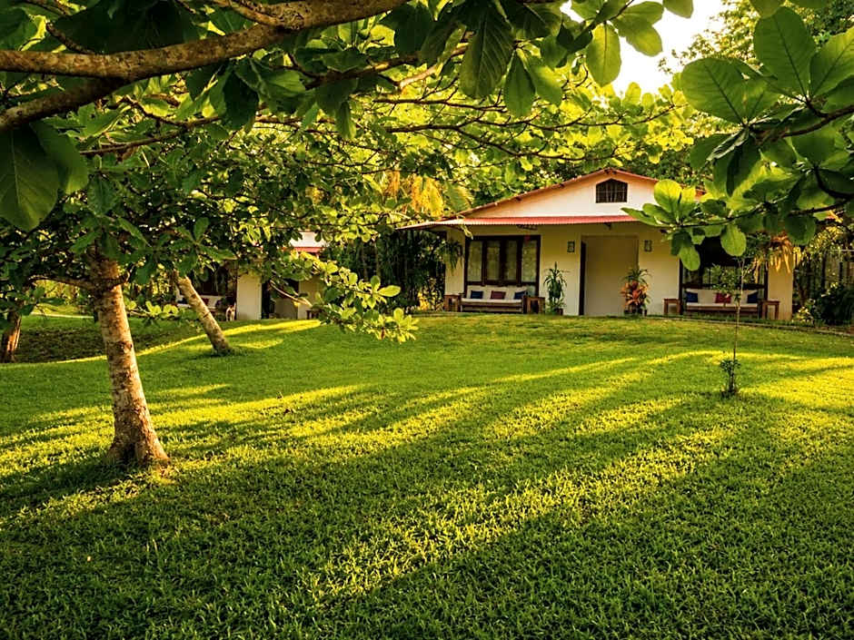 Los Susurros. Casa