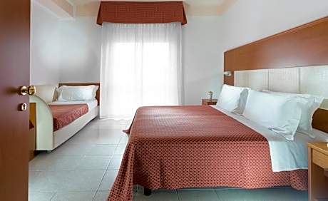 Comfort Triple Room