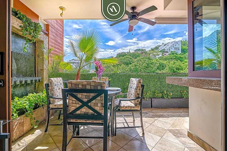 1 BR Condo - Amazing Sunsets Froom the Roof - Pool