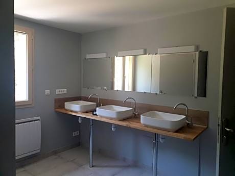 Mixed Dormitory Room