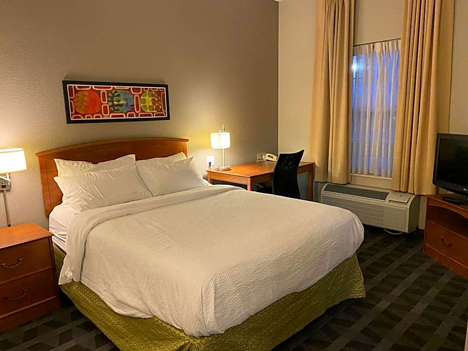 MainStay Suites Middleburg Heights Cleveland Airport