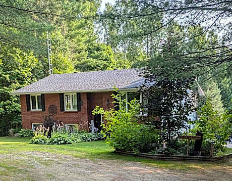 Suite in the Bush-Private Apartment