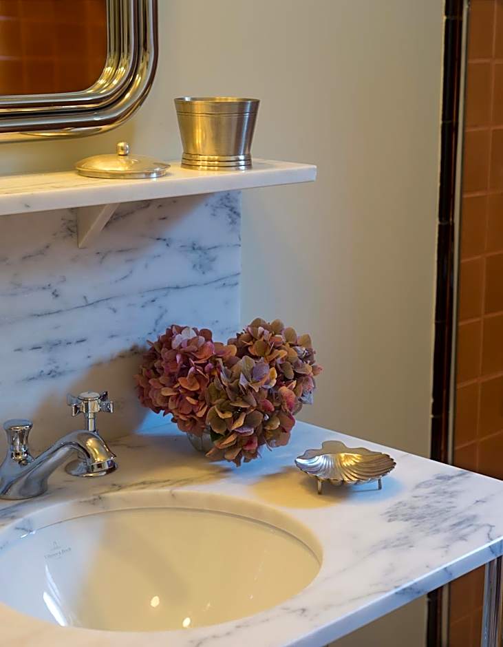 Hotel Carlton's Montmartre