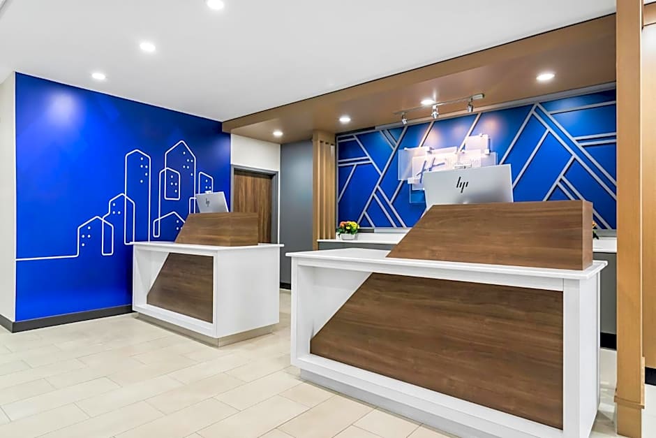 Holiday Inn Express & Suites Joplin Southeast by IHG